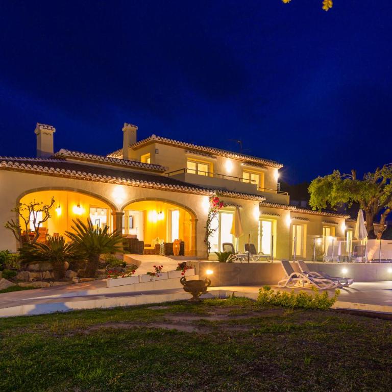 Casa Juana is a modern, luxury, exclusive, 6 bedroom villa. - Casa de 6 dormitorios - 44
