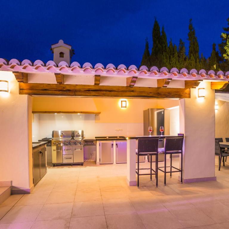 Casa Juana is a modern, luxury, exclusive, 6 bedroom villa. - Casa de 6 dormitorios - 43