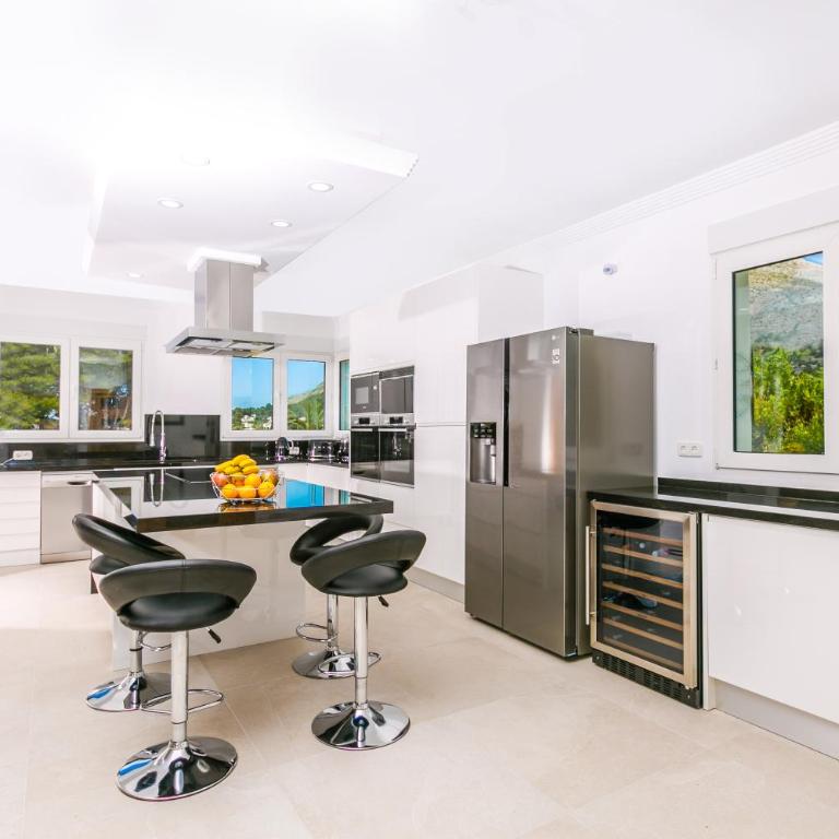 Casa Juana is a modern, luxury, exclusive, 6 bedroom villa. - Casa de 6 dormitorios - 58