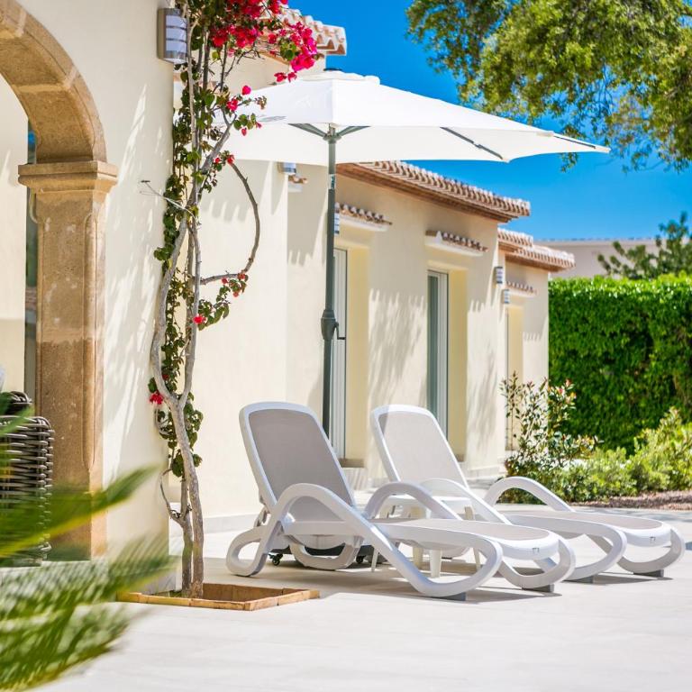 Casa Juana is a modern, luxury, exclusive, 6 bedroom villa. - Casa de 6 dormitorios - 70