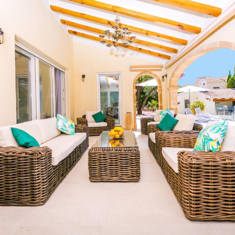 Casa Juana is a modern, luxury, exclusive, 6 bedroom villa. - Casa de 6 dormitorios - 75
