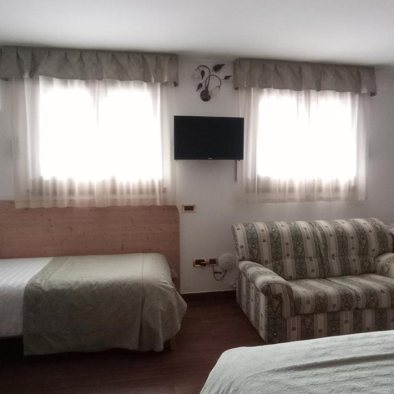 B&B Villa Cinzia Ledro - Camera Quadrupla con Bagno Privato - 4