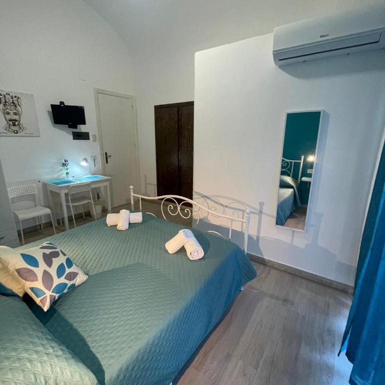 Maqueda Rooms - Double Room with Private Bathroom - 20