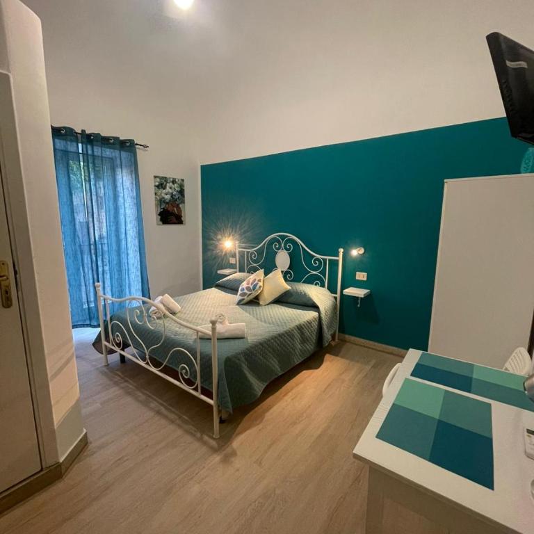 Maqueda Rooms - Double Room with Private Bathroom - 21