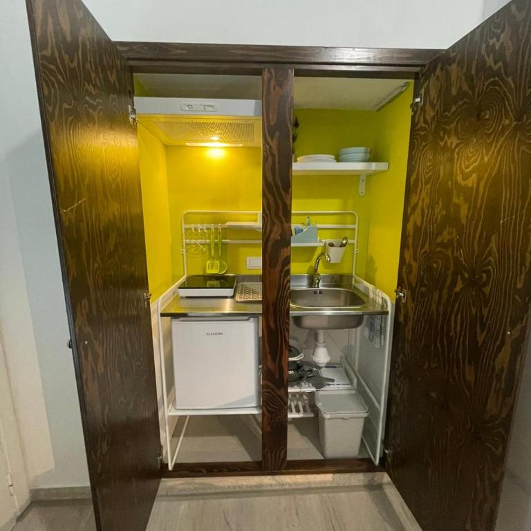 Maqueda Rooms - Double Room with Private Bathroom - 16