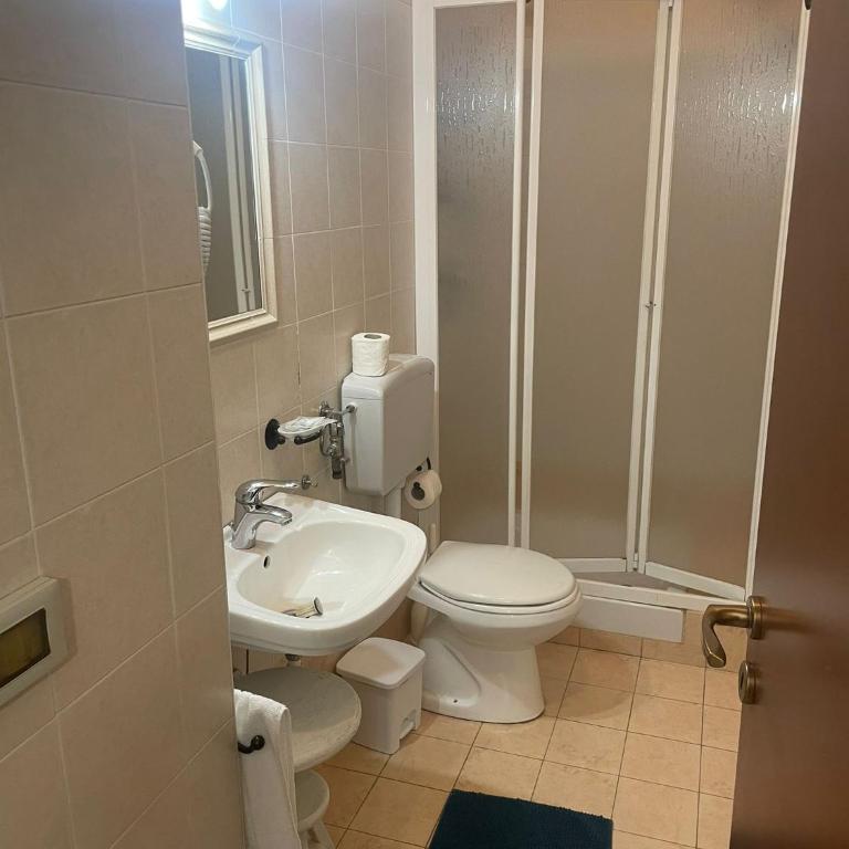 Maqueda Rooms - Triple Room with Private Bathroom - 2