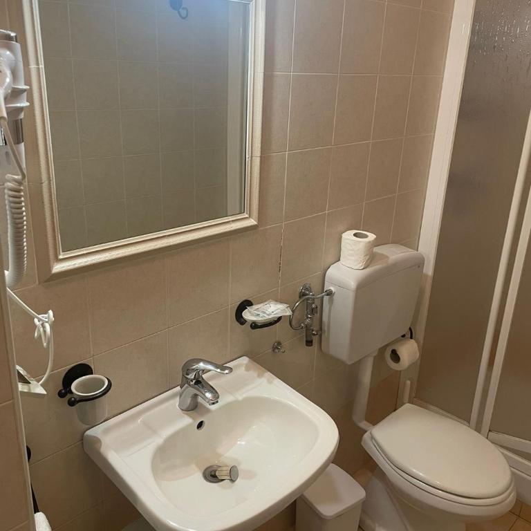 Maqueda Rooms - Triple Room with Private Bathroom - 6