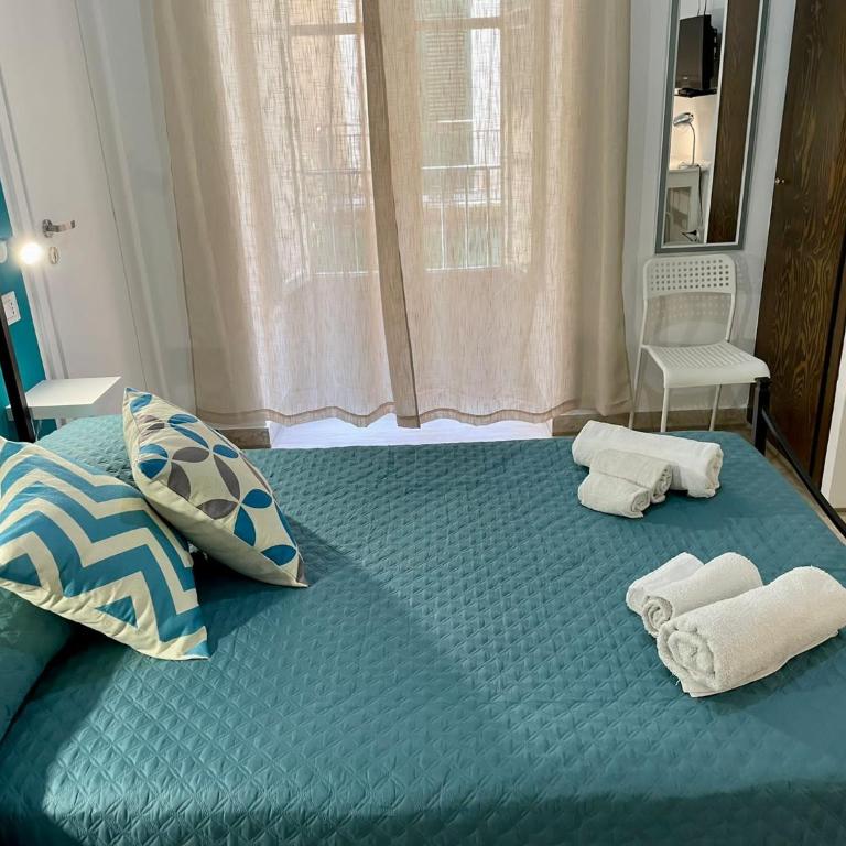 Maqueda Rooms - Double Room with Private Bathroom - 16