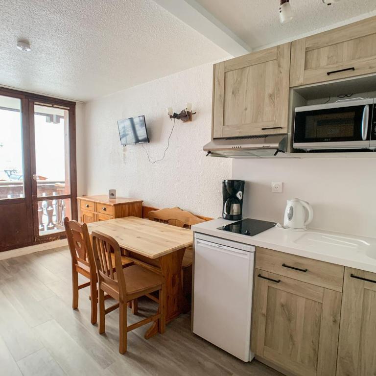 Studio lumineux ski-aux-pieds avec balcon, animaux acceptés - FR-1-502-309 - Studio - 1