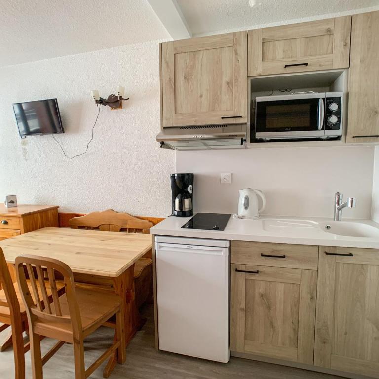 Studio lumineux ski-aux-pieds avec balcon, animaux acceptés - FR-1-502-309 - Studio - 7