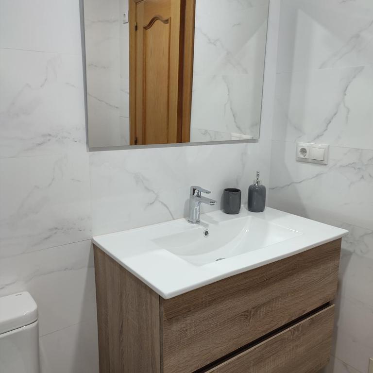 LOFT MONTECERRAO H GARAJE Y WiFi GRATIS - Apartamento de 1 dormitorio - 13