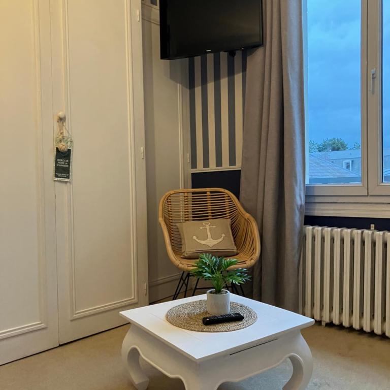 Hôtel de la Côte Fleurie - Chambre Lits Jumeaux - 5
