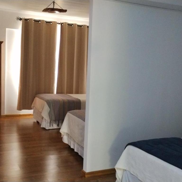 Hostal Petit Verdot - Quadruple Room - 3