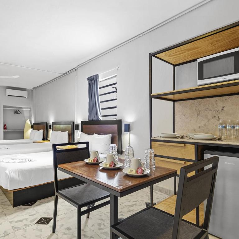 Suites Reforma by HomiRent - Habitación Triple con balcón - 2