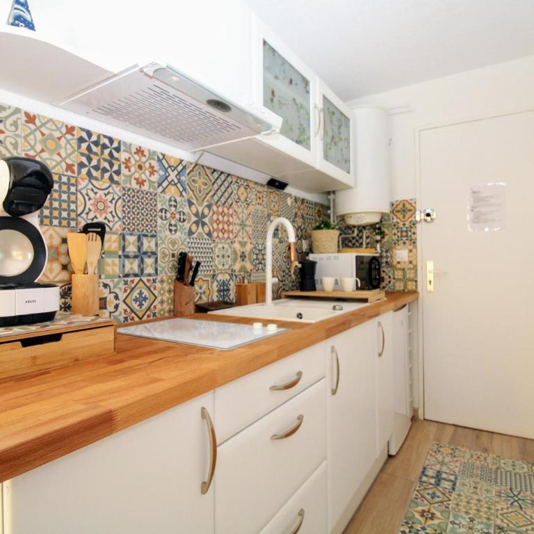 Saint Cyprien - T2 avec Balcon, Climatisation et Parking - FR-1-309-305 - Apartment - 5