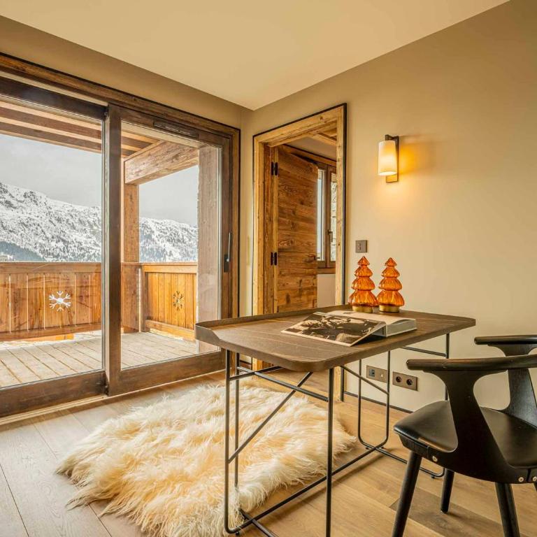 Duplex Spacieux au Rond-Point des Pistes avec Parking, Balcon et Services Inclus - FR-1-613-93 - Appartement - 4