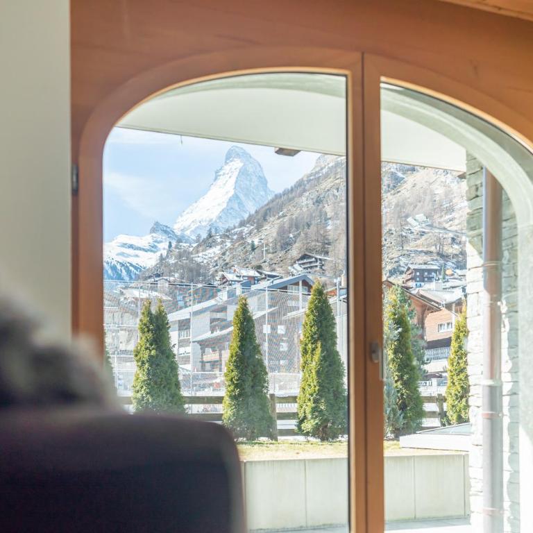 Haus Whymper by Zermatt Premium Apartments - One-Bedroom Apartment with Matterhorn View and terrace - 31