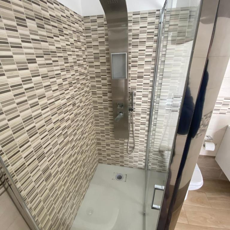 IN CENTRO ROOMS Vicino Cefalù SELF-CHEK-IN - Quadruple Room with Bathroom - 5