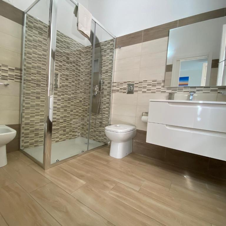 IN CENTRO ROOMS Vicino Cefalù SELF-CHEK-IN - Quadruple Room with Bathroom - 6