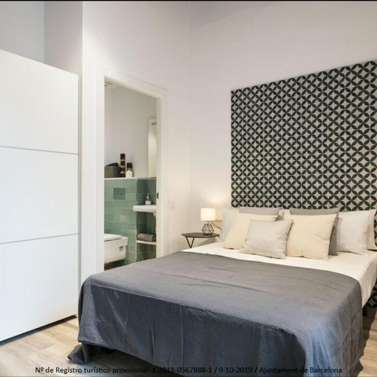Catalonia Square Terrace & 5 bathrooms 5BD-5BTH - Apartment - 6