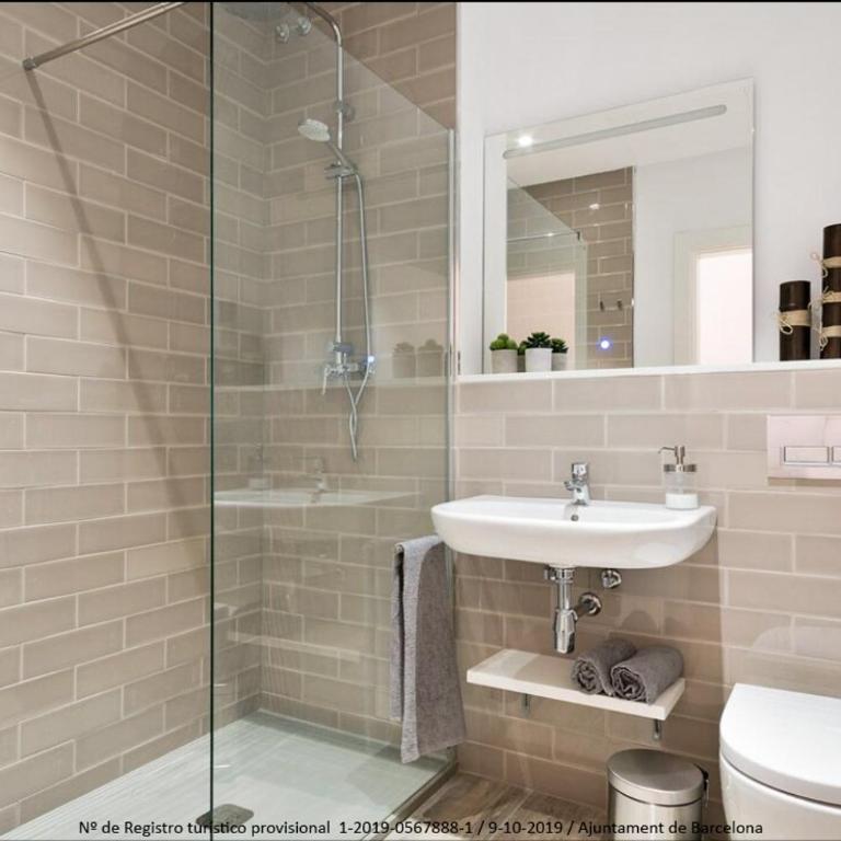 Catalonia Square Terrace & 5 bathrooms 5BD-5BTH - Apartment - 13