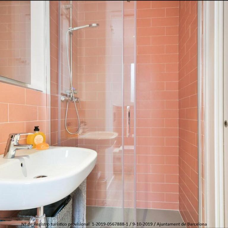 Catalonia Square Terrace & 5 bathrooms 5BD-5BTH - Apartment - 10