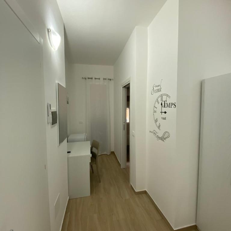 IN CENTRO ROOMS Vicino Cefalù SELF-CHEK-IN - Economy Double Room - 2