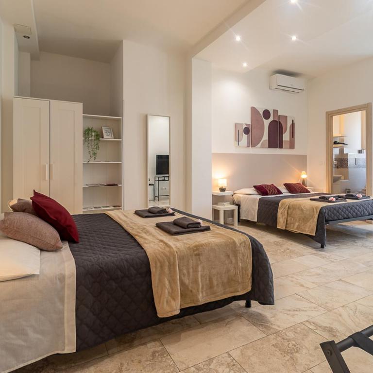 Bologna Bed Station - Quadruple Room with Balcony - 2