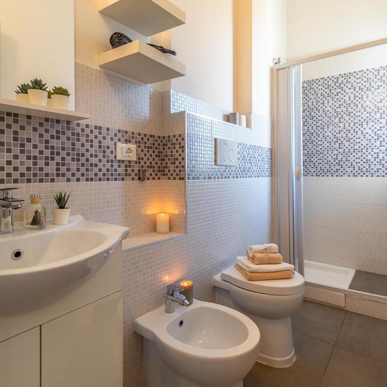 Bologna Bed Station - Quadruple Room with Balcony - 6