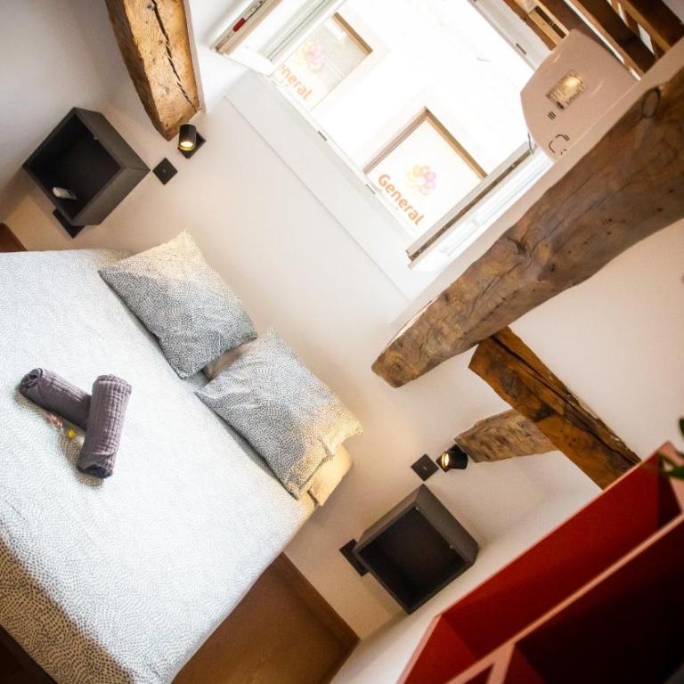 Onefam Sungate - Double Room with Shared Bathroom - 14