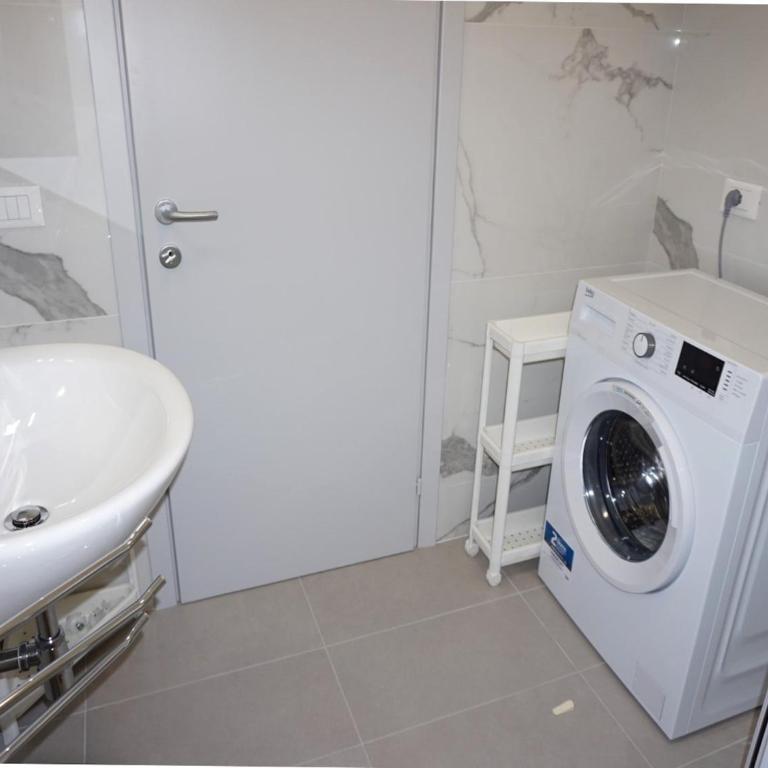 Lovely flat with balcony - Appartamento - 8
