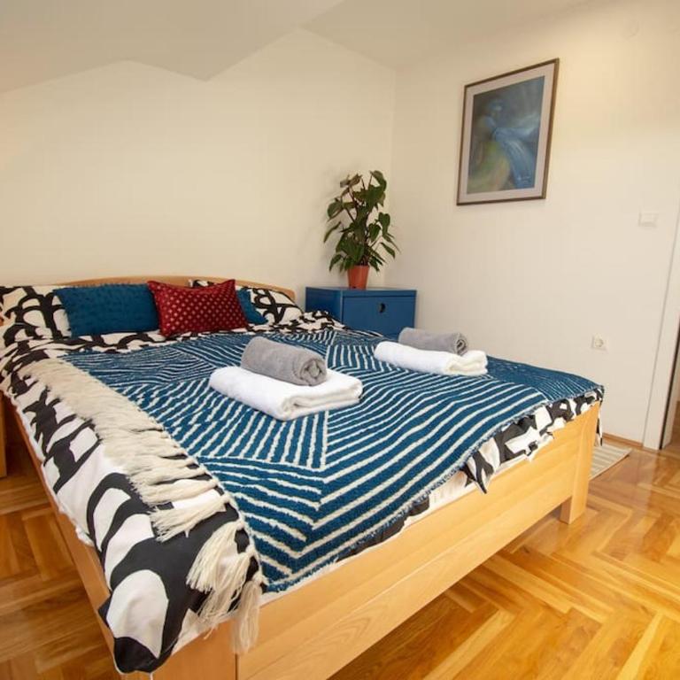 Spacious, central and luxury flat with great view! - Three-Bedroom Apartment - 6