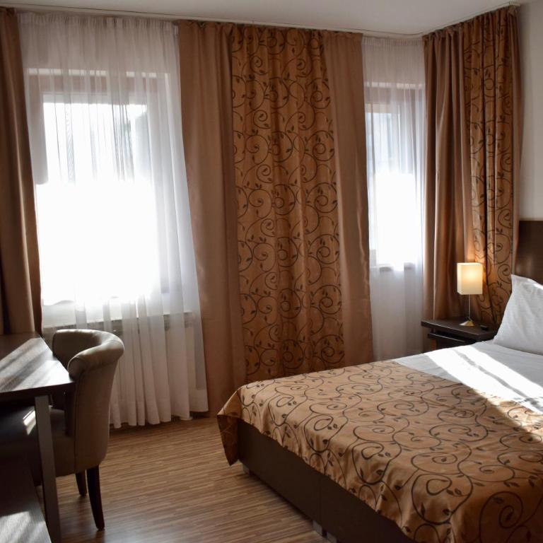 Hotel Divan - Standardna Dvokrevetna Soba sa Bračnim Krevetom/Zasebnim Krevetima - 41