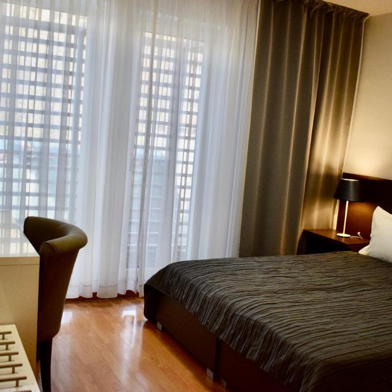 Hotel Divan - Dvokrevetna Soba sa Bračnim Krevetom/Zasebnim Krevetima - 5