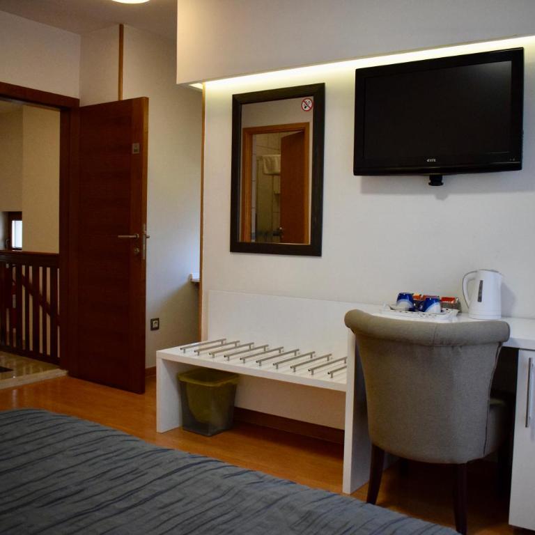 Hotel Divan - Dvokrevetna Soba sa Bračnim Krevetom/Zasebnim Krevetima - 7
