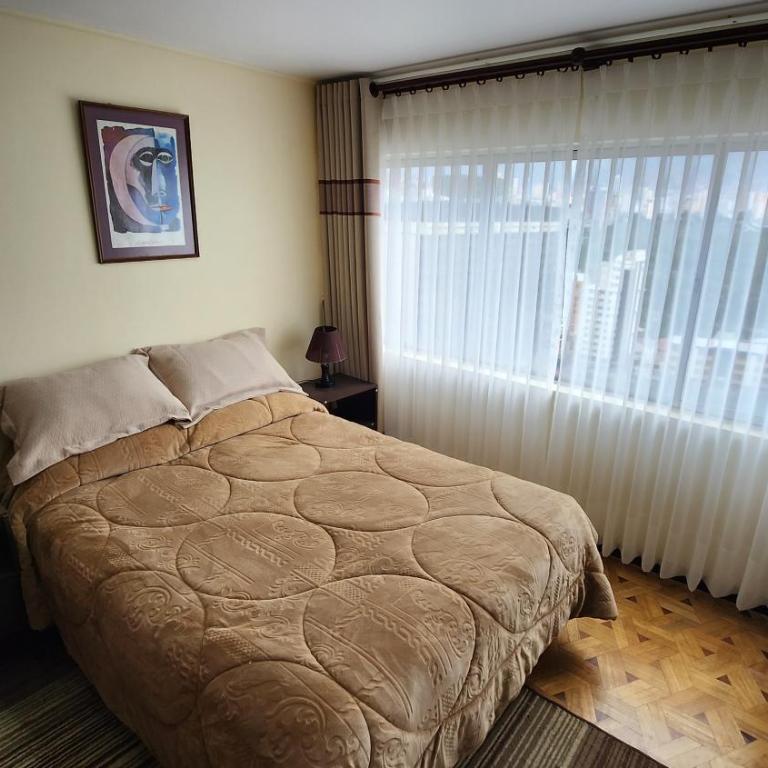 Excelente, cómodo departamento con perfecta ubicación - Three-Bedroom Apartment - 2