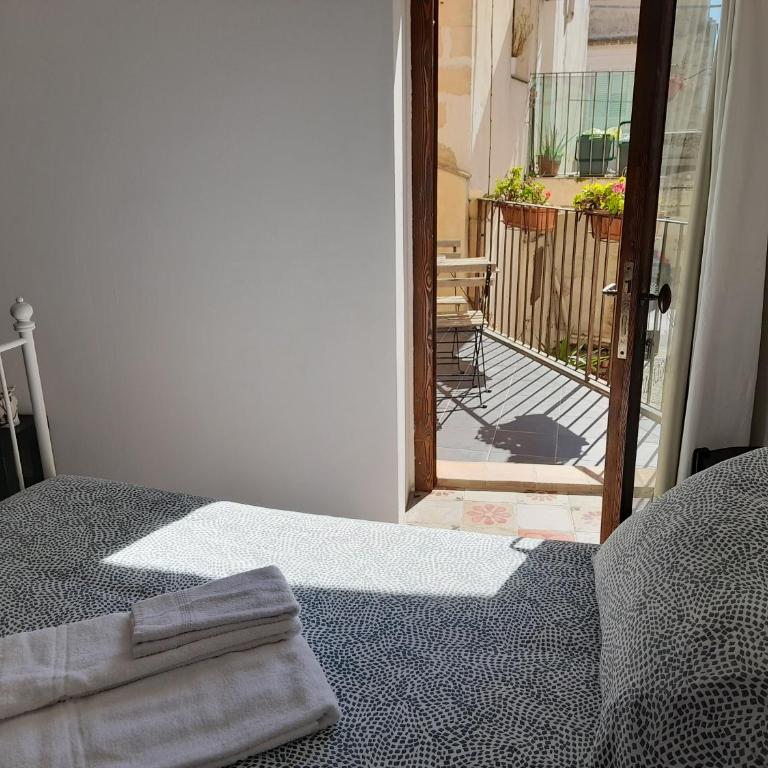 Case-grotte degli Avi, esperienza abitativa in grotta - Appartamento con Terrazza - 7
