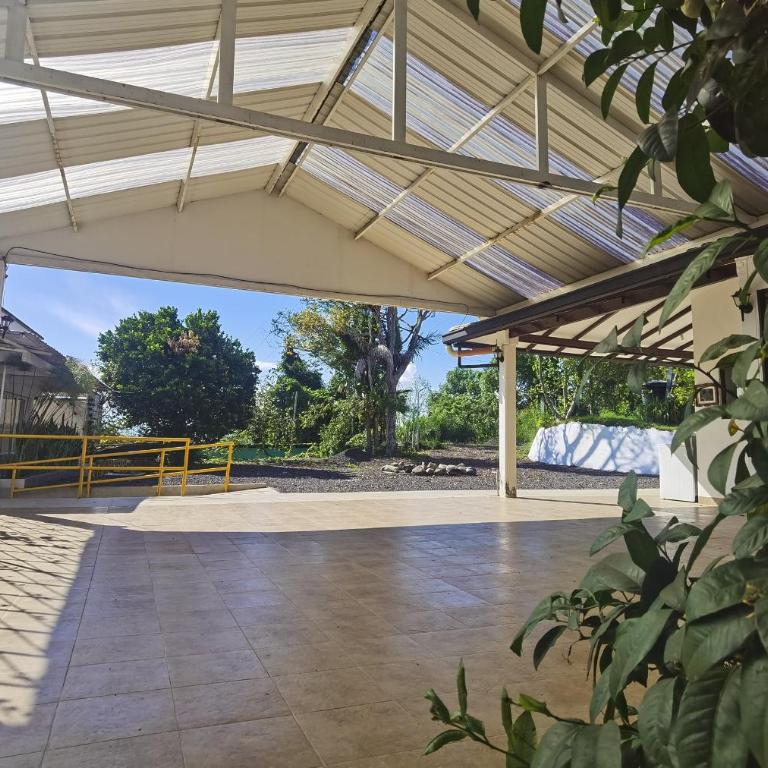VILLA ALEJANDRA - Hermosa FINCA cerca al centro - Sendero - Jacuzzi - Casa de 4 dormitorios - 25