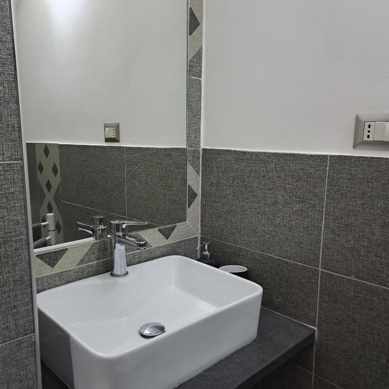 suite Holiday House Bonaccorso - Triple Room - 12