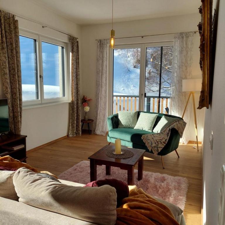 Boutique-Apartments Familie Jarosch Fieberbrunn "Freier Eintritt in das örtliche Hallenbad inklusive Saunalandschaft oder zum Badesee" - Apartment with Balcony - 16