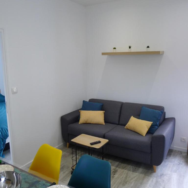 Le 67b Emplacement idéal coeur des Sables T2 *** 30 m2 - One-Bedroom Apartment - 11