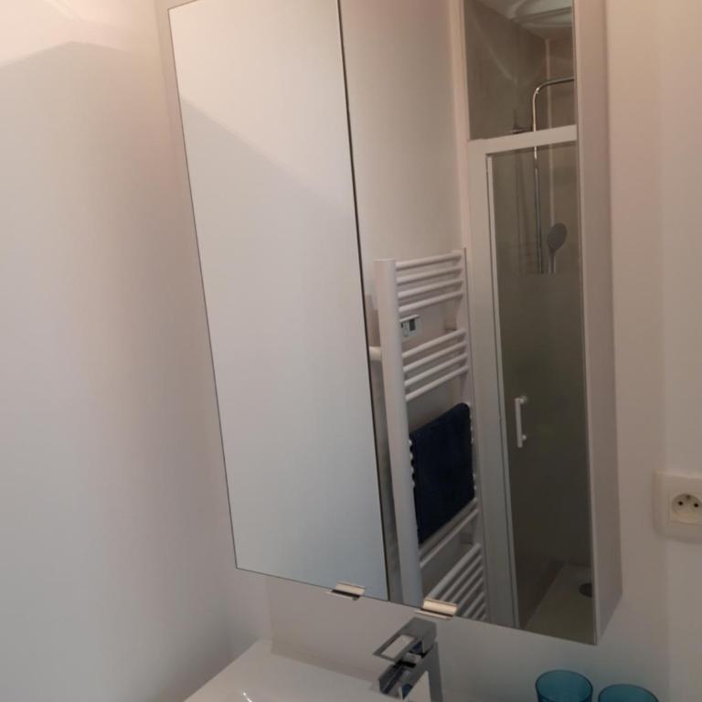 Le 67b Emplacement idéal coeur des Sables T2 *** 30 m2 - One-Bedroom Apartment - 4