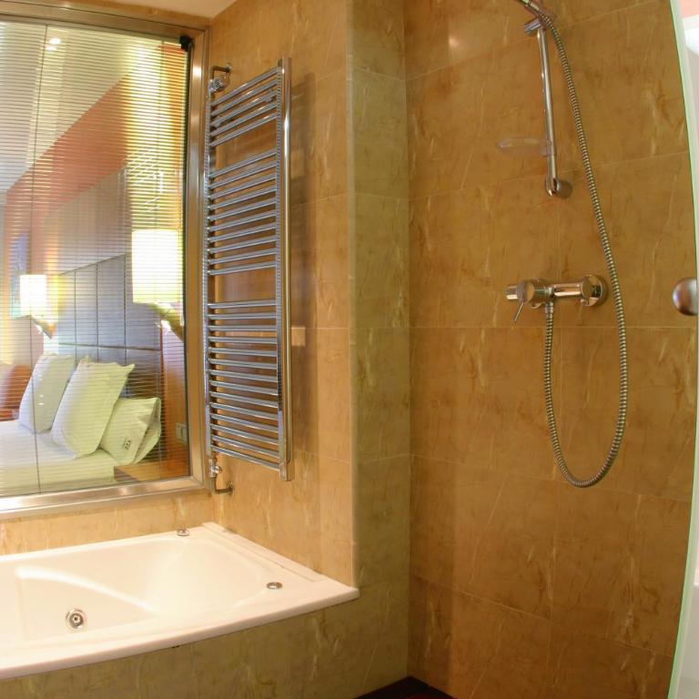 Num Hotel - Superior Double Room - 5