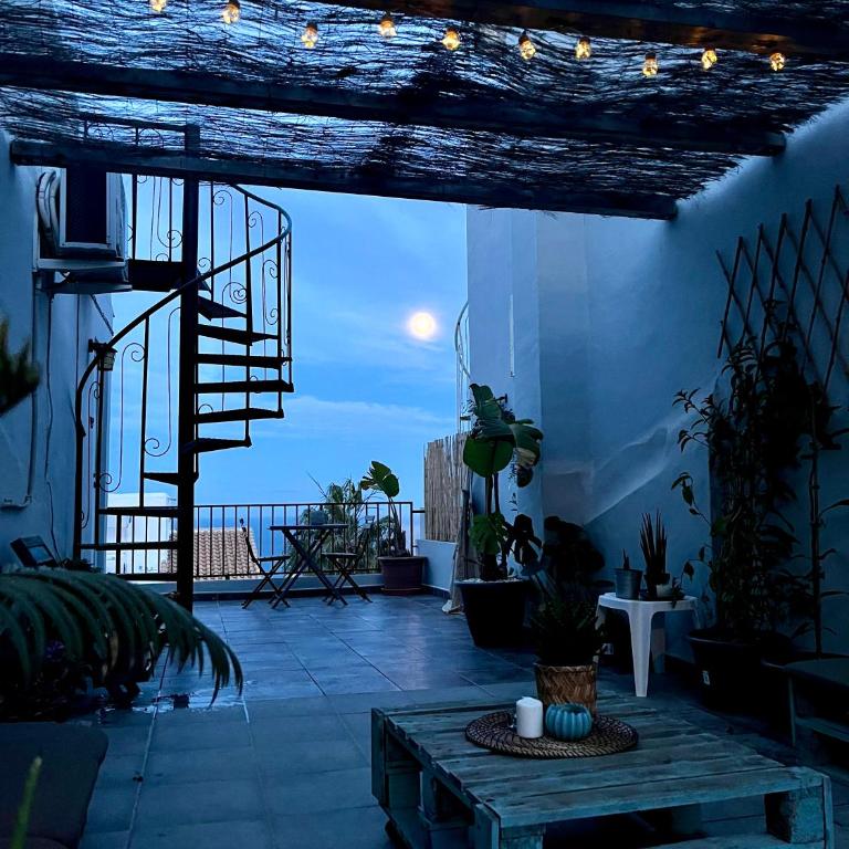 Sunshine loft - One-Bedroom Apartment - 33
