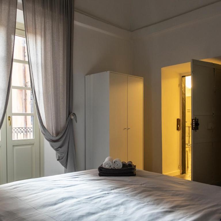 Affittacamere Archivolto del Teatro - Habitación con cama extragrande y balcón - 13