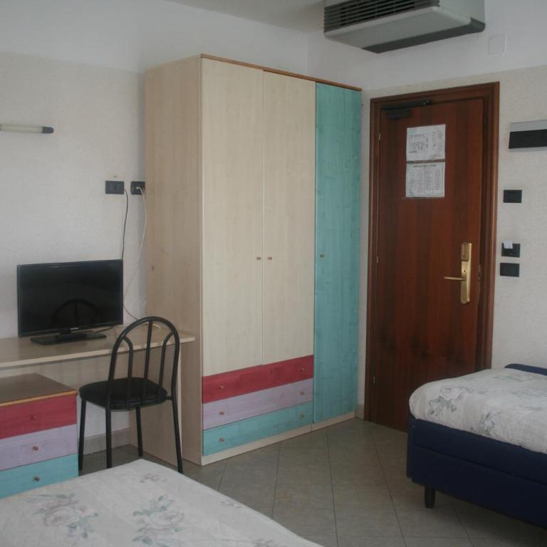 Hotel Saint Tropez - Triple Room - 7