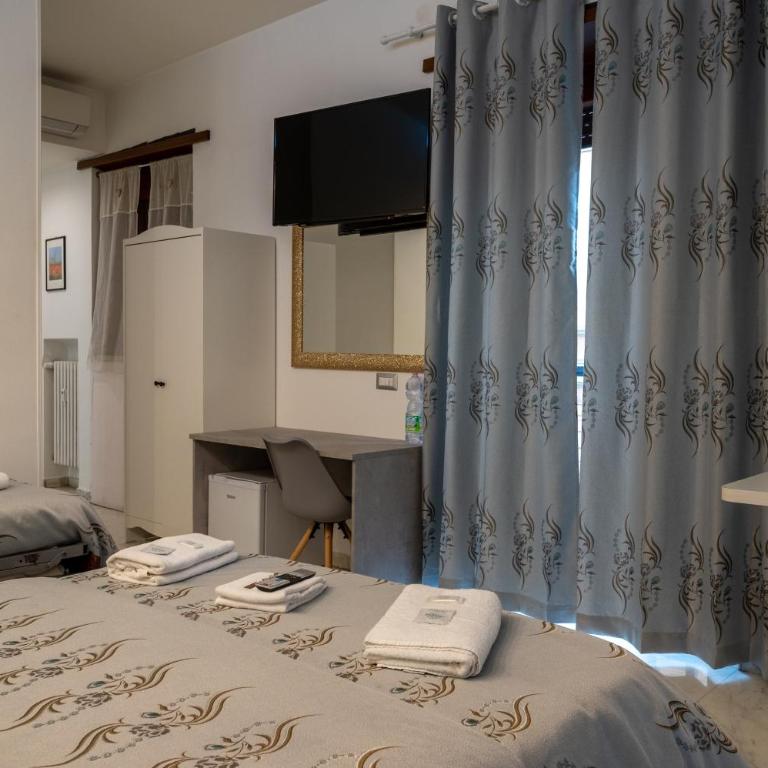 Santa Maria Accommodation - Deluxe Quadruple Room - 39