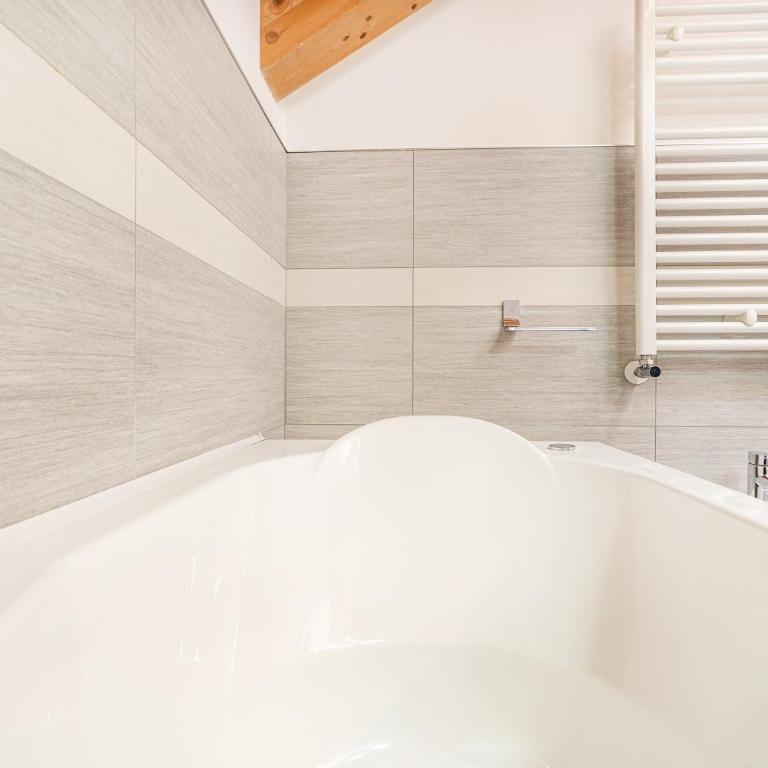 Ca' Degli Antichi Giardini Apartments - Appartmento con 2 Camere da Letto - su 2 Livelli con Terrazza - 9