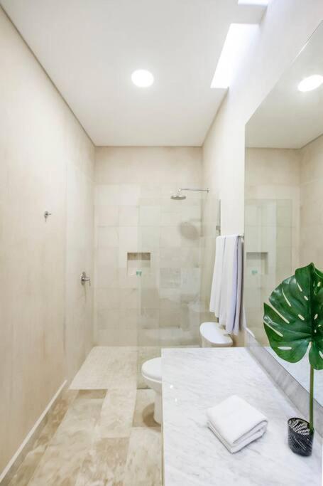 Luxurious Villa, 5 Bedroom Private Pool & Concierge Service - Villa - 23