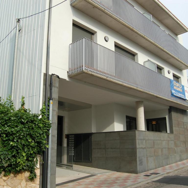 Apartamento moderno a 150m de la playa con terraza y parking, cerca del puerto y comercios - ES-228-38 - Apartamento - 9